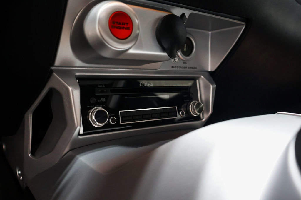 Used 2006 Ford GT RWD image 85