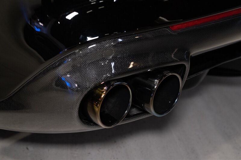 Used 2014 Ferrari F12 Berlinetta RWD image 34