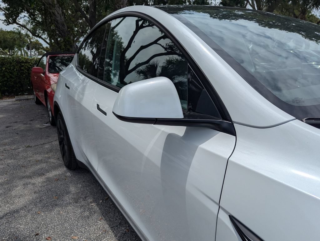 Used 2024 Tesla Model Y Long Range AWD/4WD image 10