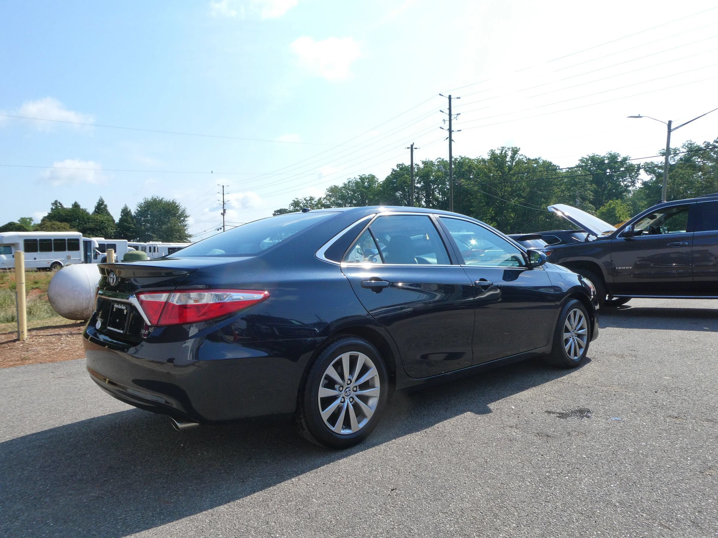 Used 2015 Toyota Camry XLE FWD image 5