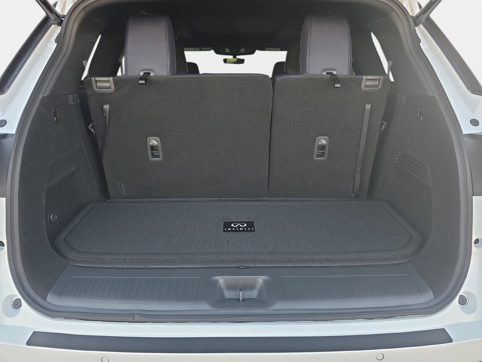 Certified 2026 INFINITI QX60 Sport w/ Dark Cargo Package AWD/4WD image 12