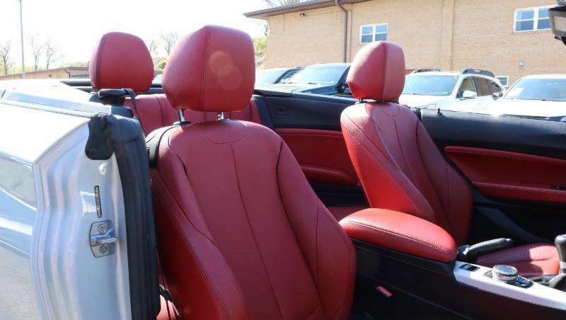 Used 2015 BMW M235i Convertible image 26