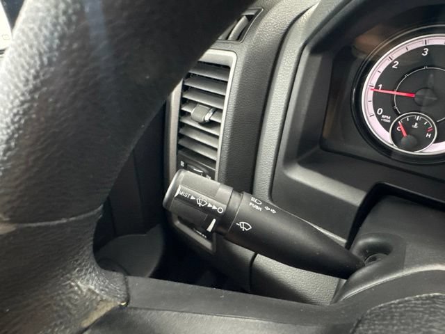 Used 2018 RAM 1500 Express AWD/4WD image 32