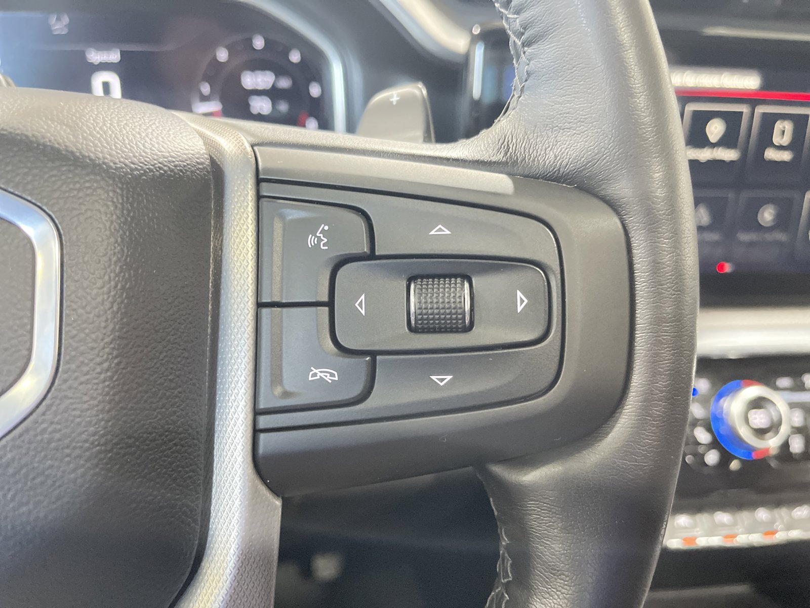 Used 2024 GMC Sierra 1500 Denali w/ Technology Package AWD/4WD image 32