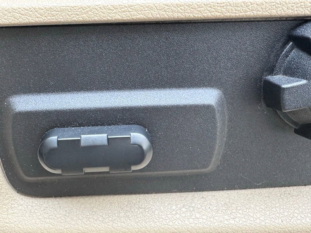 Used 2008 Ford F350 Lariat image 12