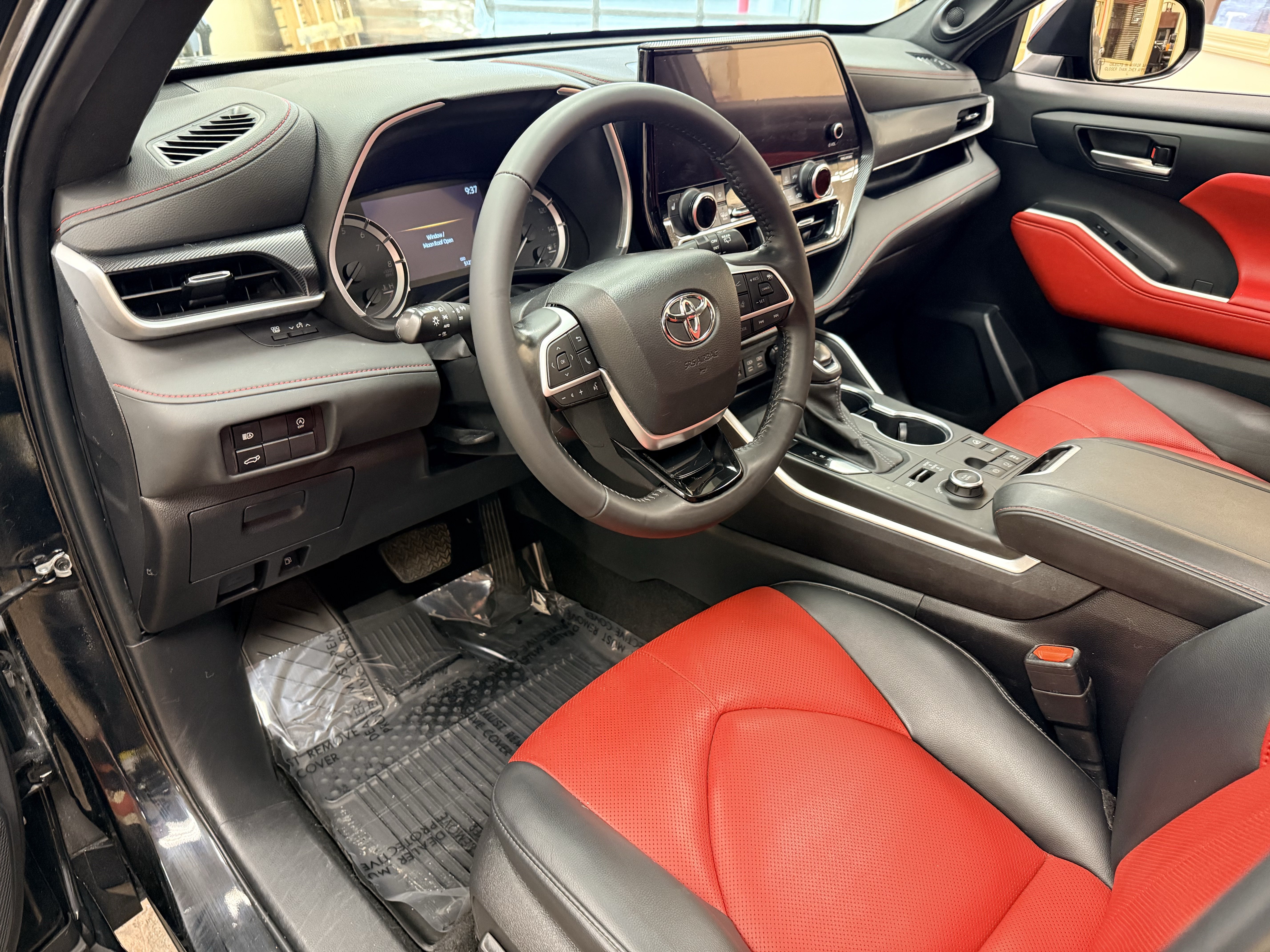 Used 2023 Toyota Highlander XSE AWD/4WD image 9