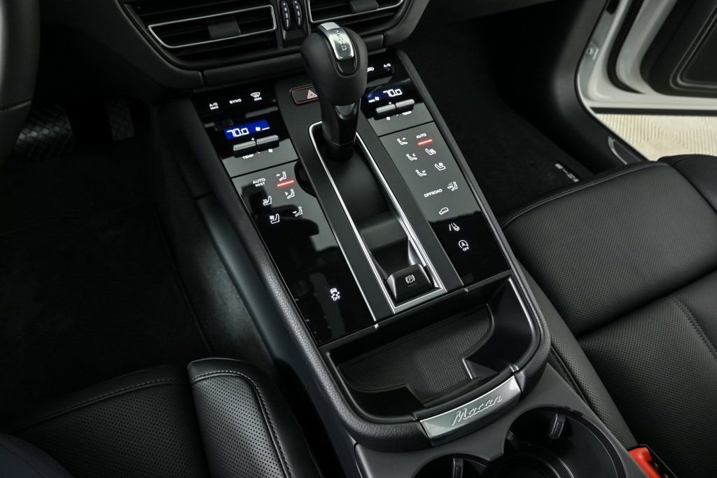 New 2026 Porsche Macan image 18