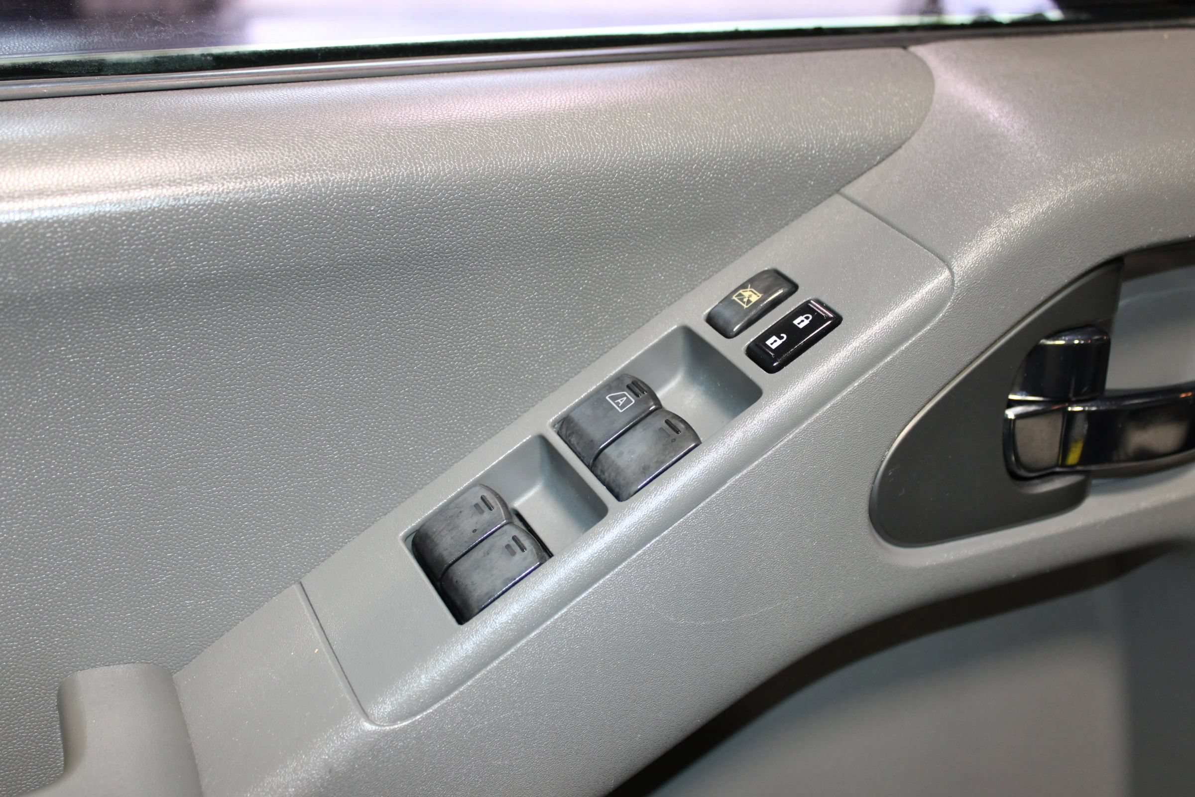 Used 2012 Nissan Frontier SV RWD image 10