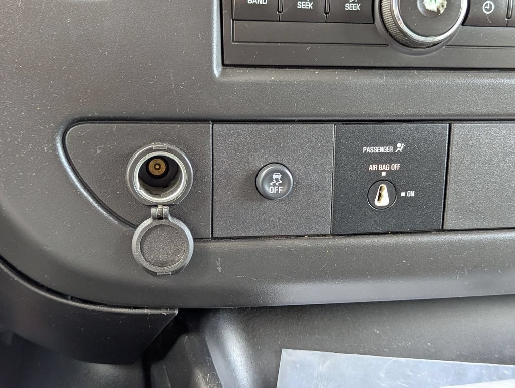 Used 2014 Chevrolet Express 2500 RWD image 15