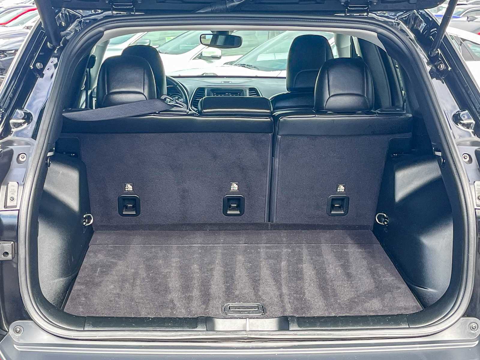 Used 2019 Jeep Cherokee Latitude Plus w/ Comfort/Convenience Group image 25