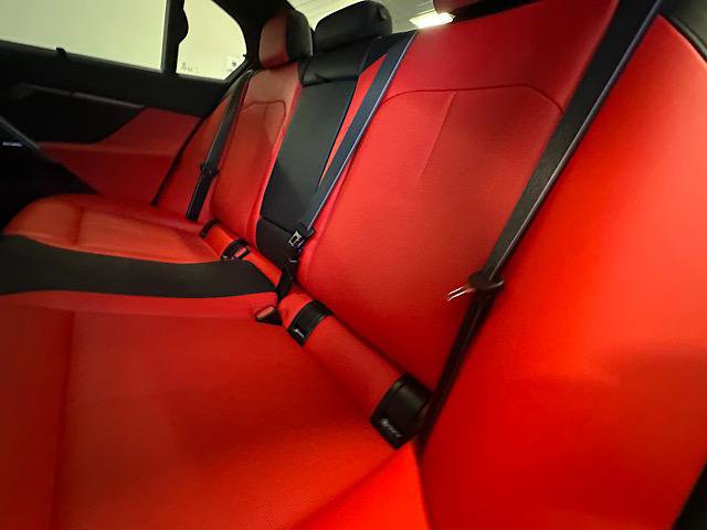 Used 2025 BMW M5 w/ Carbon Package image 24