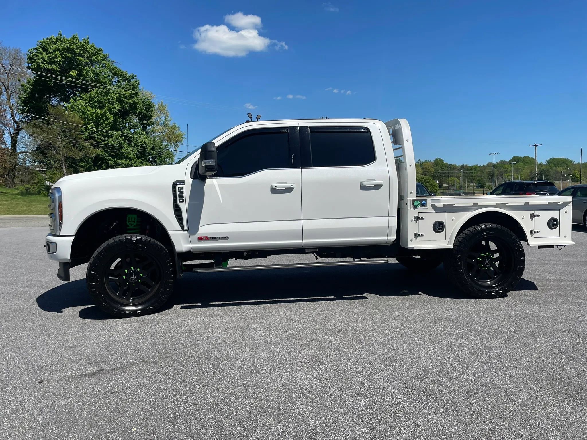 Used 2024 Ford F350 Limited w/ FX4 Off-Road Package AWD/4WD image 11
