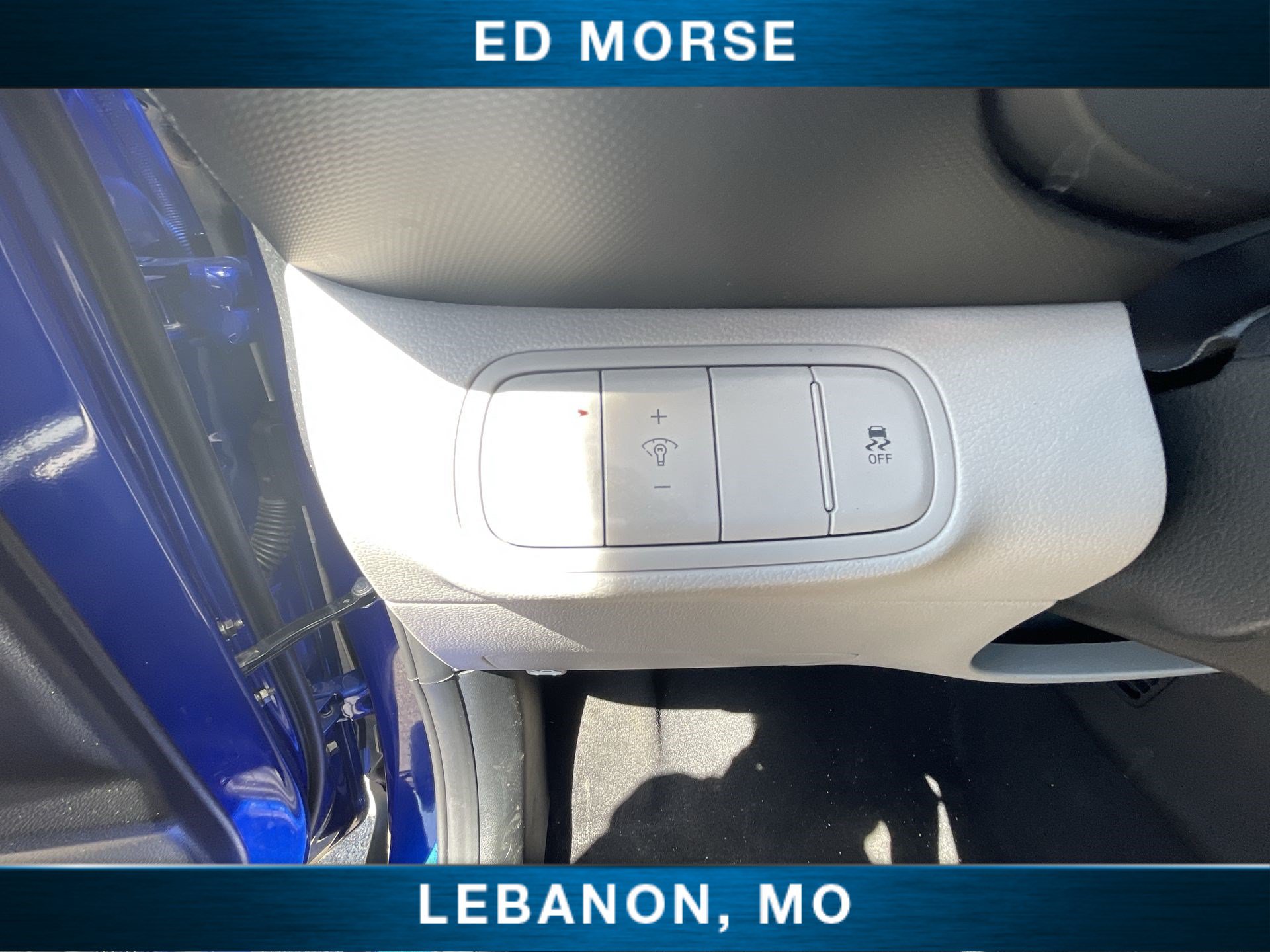 Used 2025 Hyundai Venue SEL FWD image 17