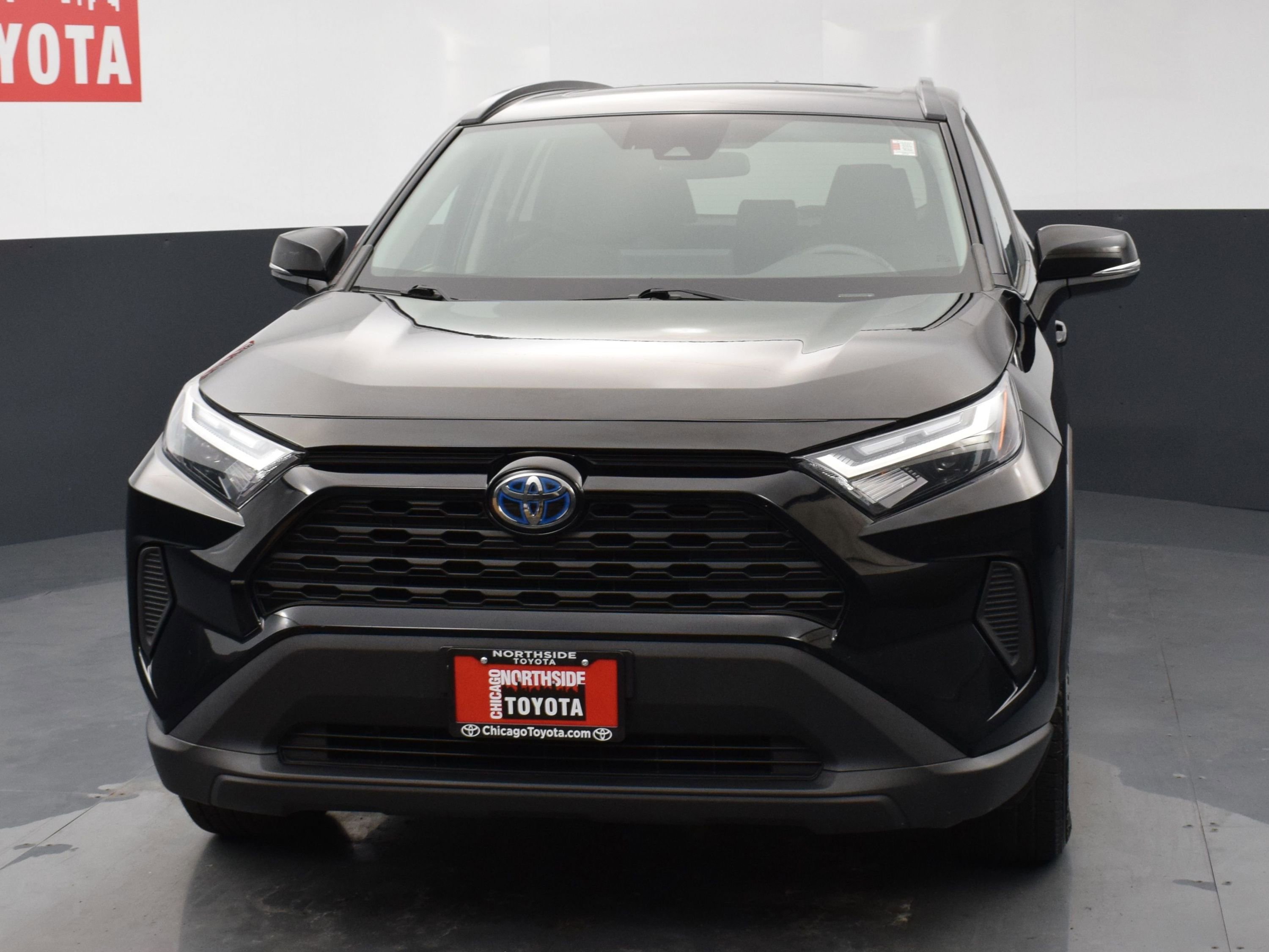 Used 2022 Toyota RAV4 XLE w/ Convenience Package AWD/4WD image 7