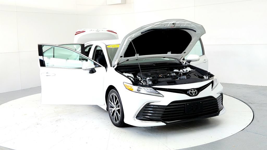 Used 2024 Toyota Camry XLE w/ Cold Weather Package AWD/4WD image 9