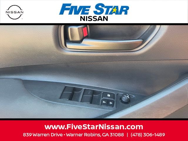 Used 2025 Toyota Corolla LE image 30