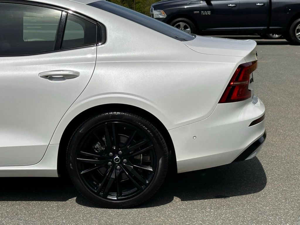 Used 2024 Volvo S60 B5 Plus image 44