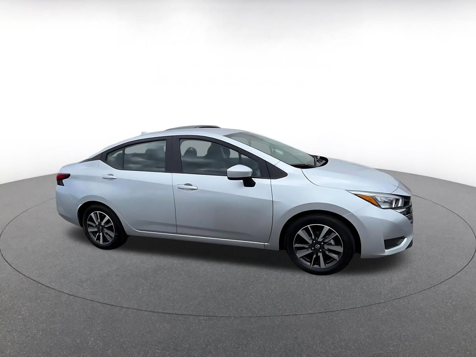 Used 2025 Nissan Versa SV FWD video 2