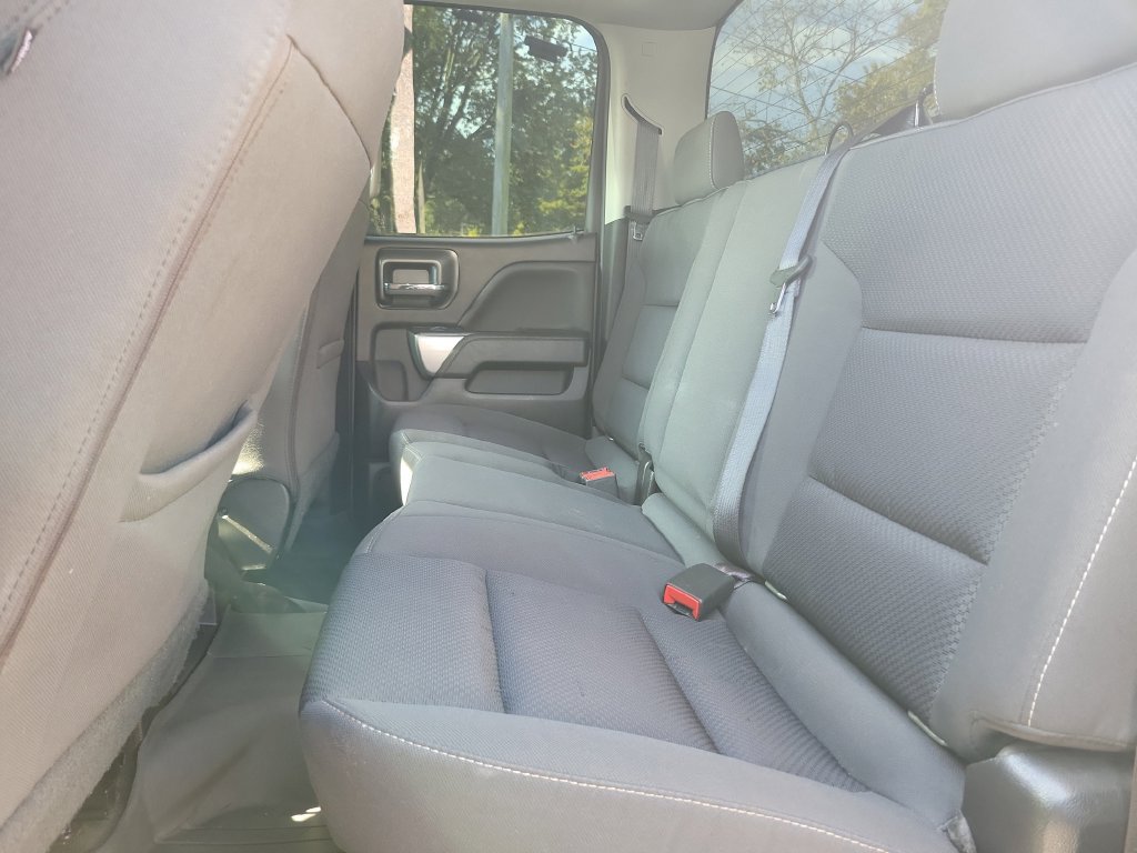 Used 2018 Chevrolet Silverado 1500 LT w/ Redline Edition AWD/4WD image 18