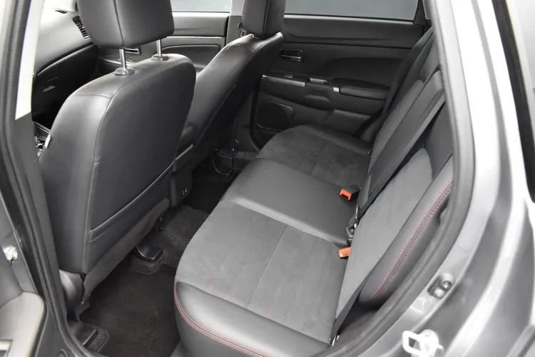 Used 2024 Mitsubishi Outlander Sport SE AWD/4WD image 15