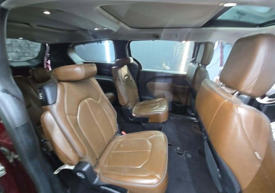 Used 2018 Chrysler Pacifica Limited FWD image 18