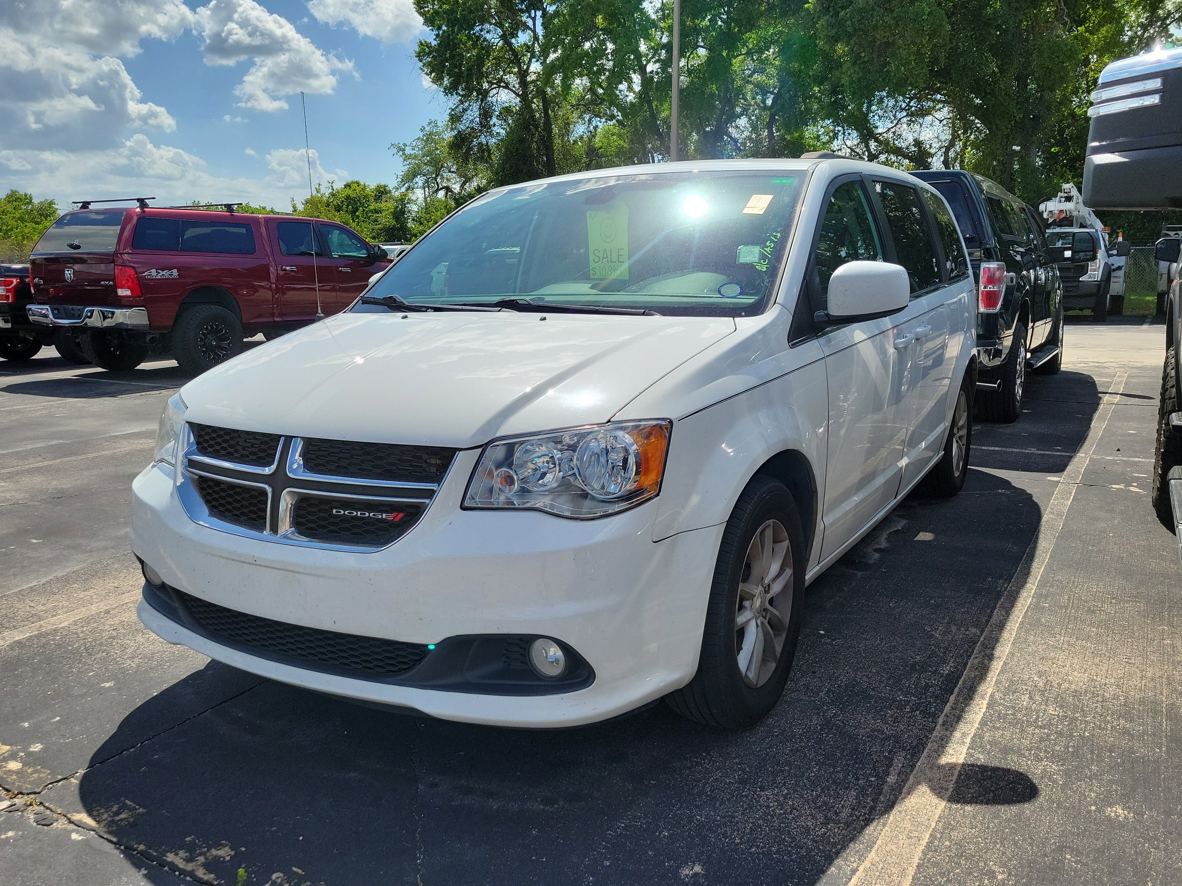 Used 2020 Dodge Grand Caravan SXT image 3