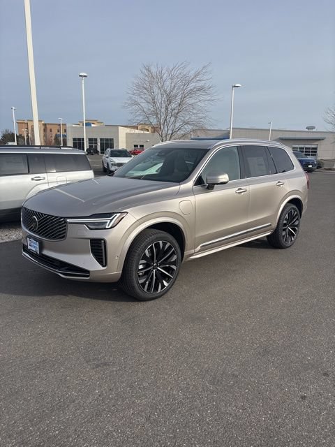 New 2026 Volvo XC90 T8 Plus w/ Protection Package Premier AWD/4WD image 8