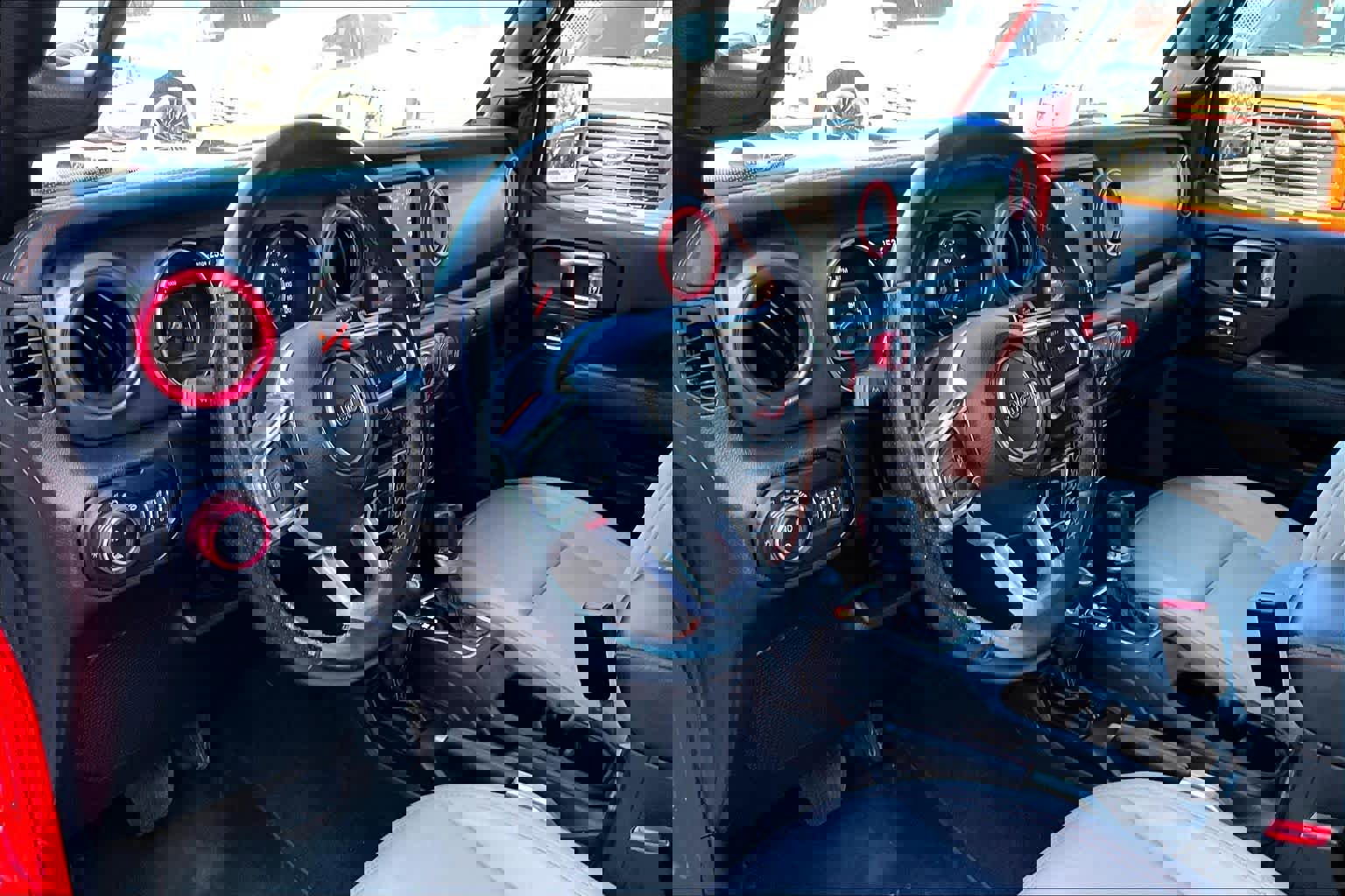 Used 2022 Jeep Gladiator Mojave w/ Cold Weather Group image 18