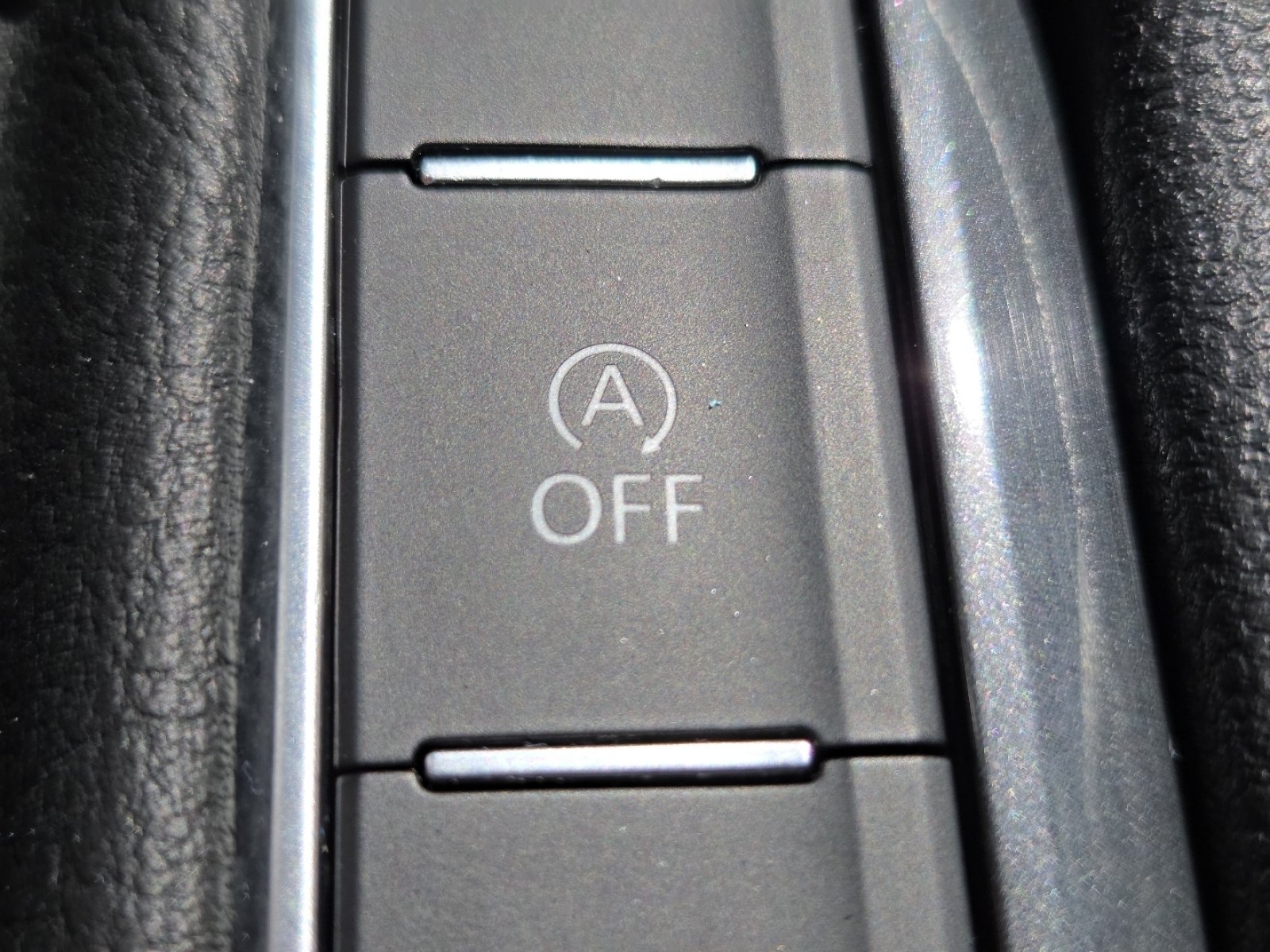 Used 2022 Volkswagen Tiguan SE R-Line AWD/4WD image 11