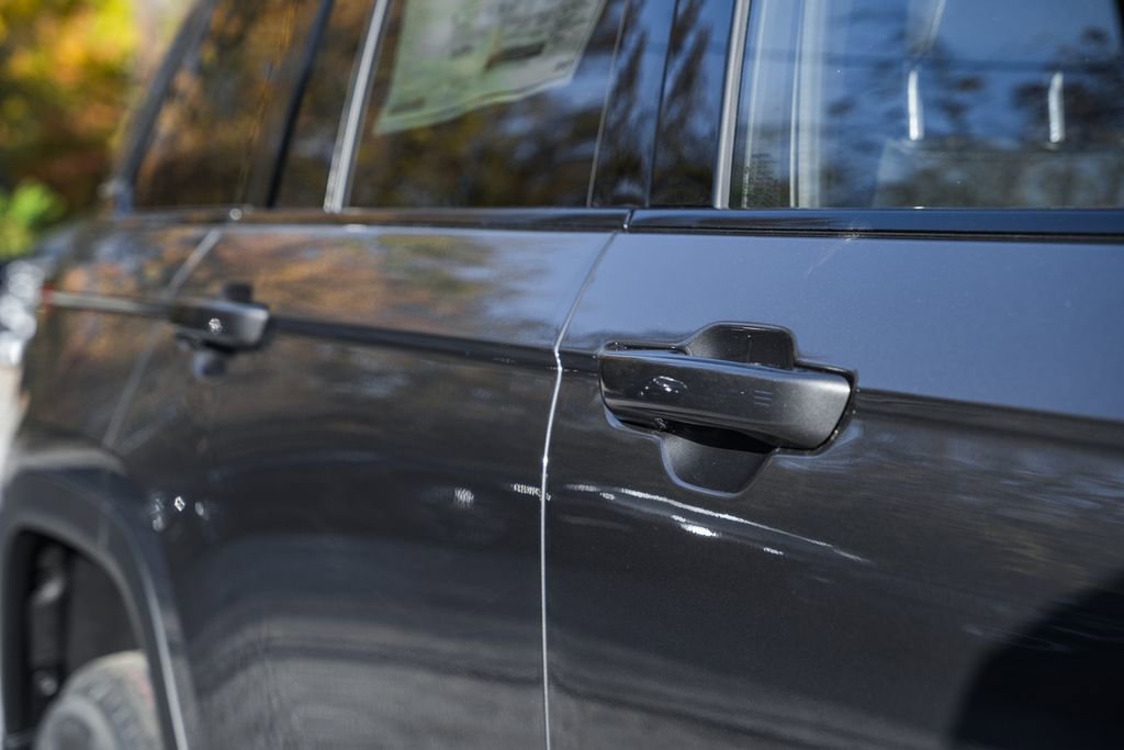 New 2025 Jeep Grand Cherokee Laredo X w/ MOPAR Finishing Package image 14