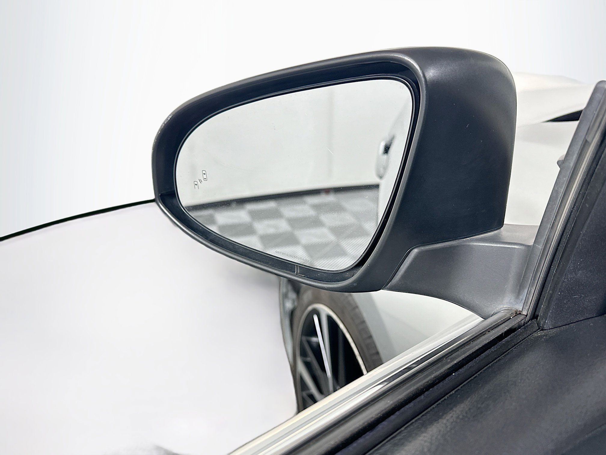 Used 2015 Toyota Camry XLE w/ Moonroof Package FWD image 16