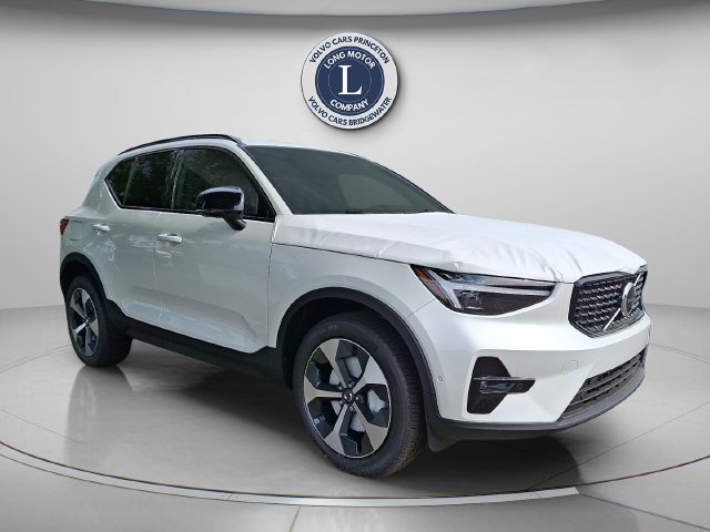 New 2026 Volvo XC40 B5 Plus w/ Protection Package Premier AWD/4WD image 2