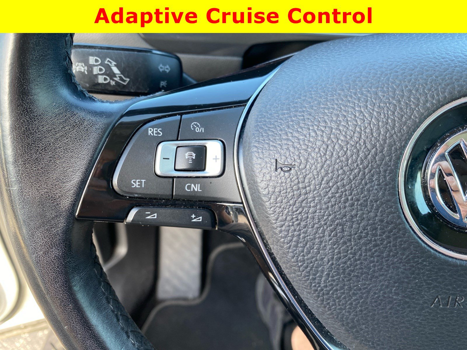 Used 2018 Volkswagen Tiguan SEL Premium AWD/4WD image 27