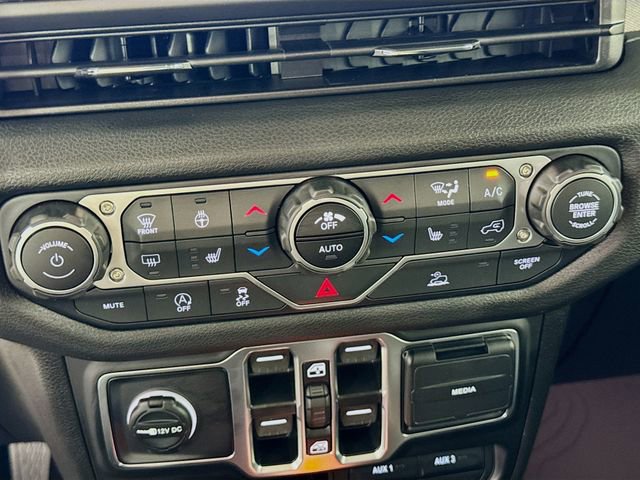 New 2025 Jeep Gladiator Sport image 18