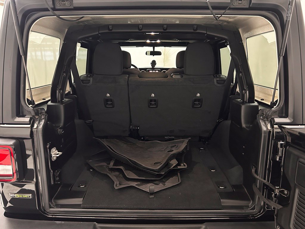 Used 2022 Jeep Wrangler Unlimited Sport AWD/4WD image 9