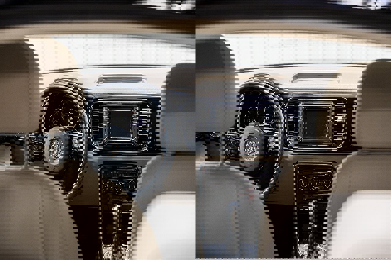 Used 2018 Volkswagen Beetle 2.0T SE image 8