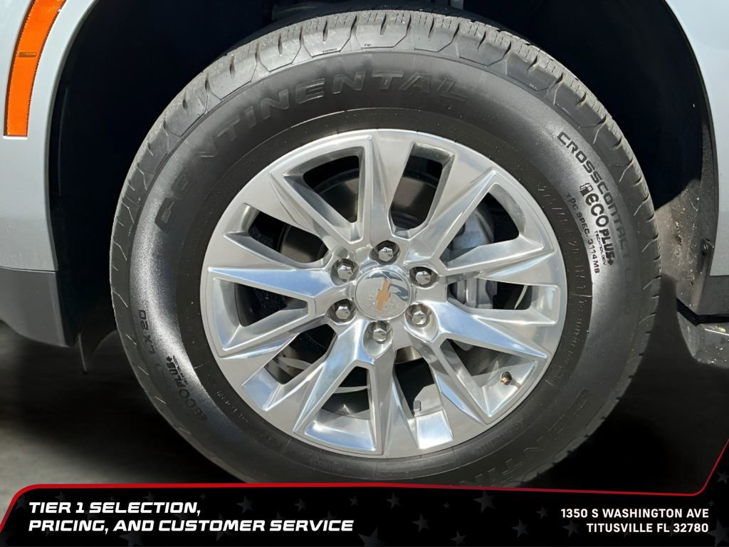 Used 2025 Chevrolet Suburban Premier RWD image 22