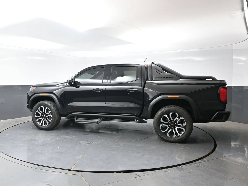 Used 2025 GMC Canyon AT4 w/ Nightfall Edition AWD/4WD image 11