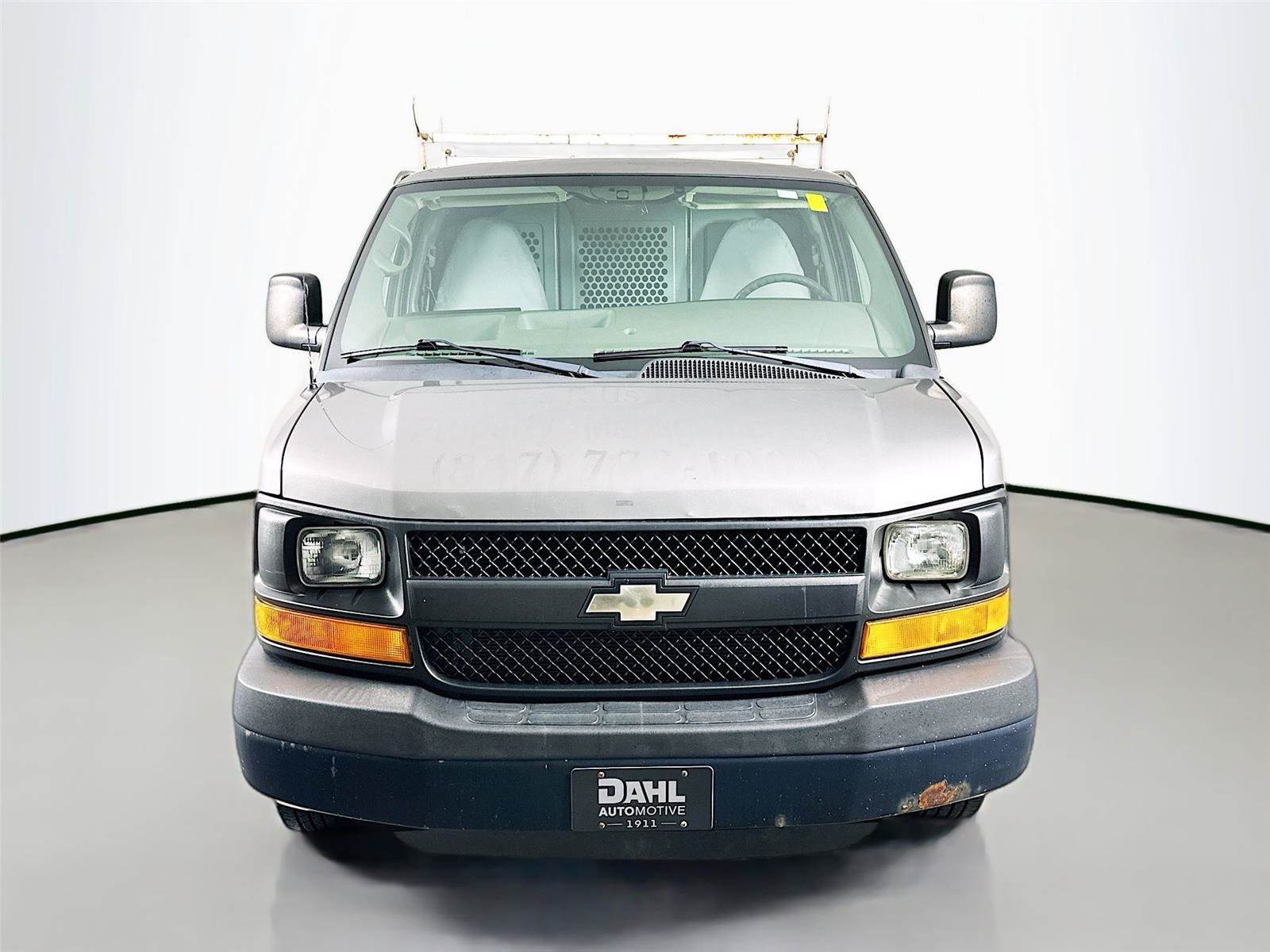 Used 2012 Chevrolet Express 1500 RWD image 2