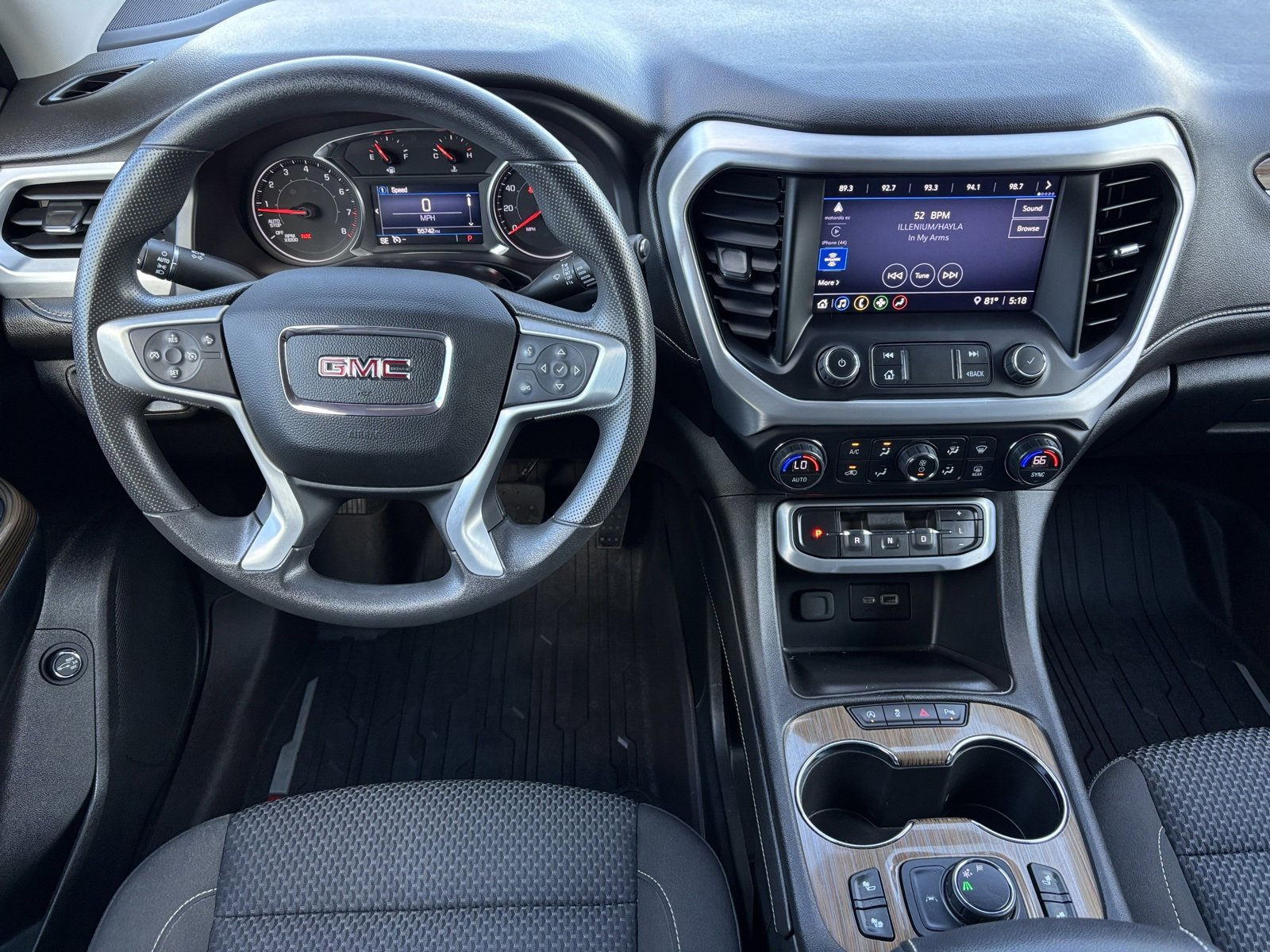 Used 2021 GMC Acadia SLE w/ Driver Convenience Package image 3