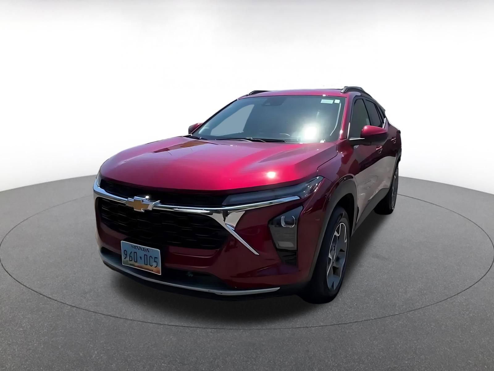 Used 2025 Chevrolet Trax LT FWD image 7