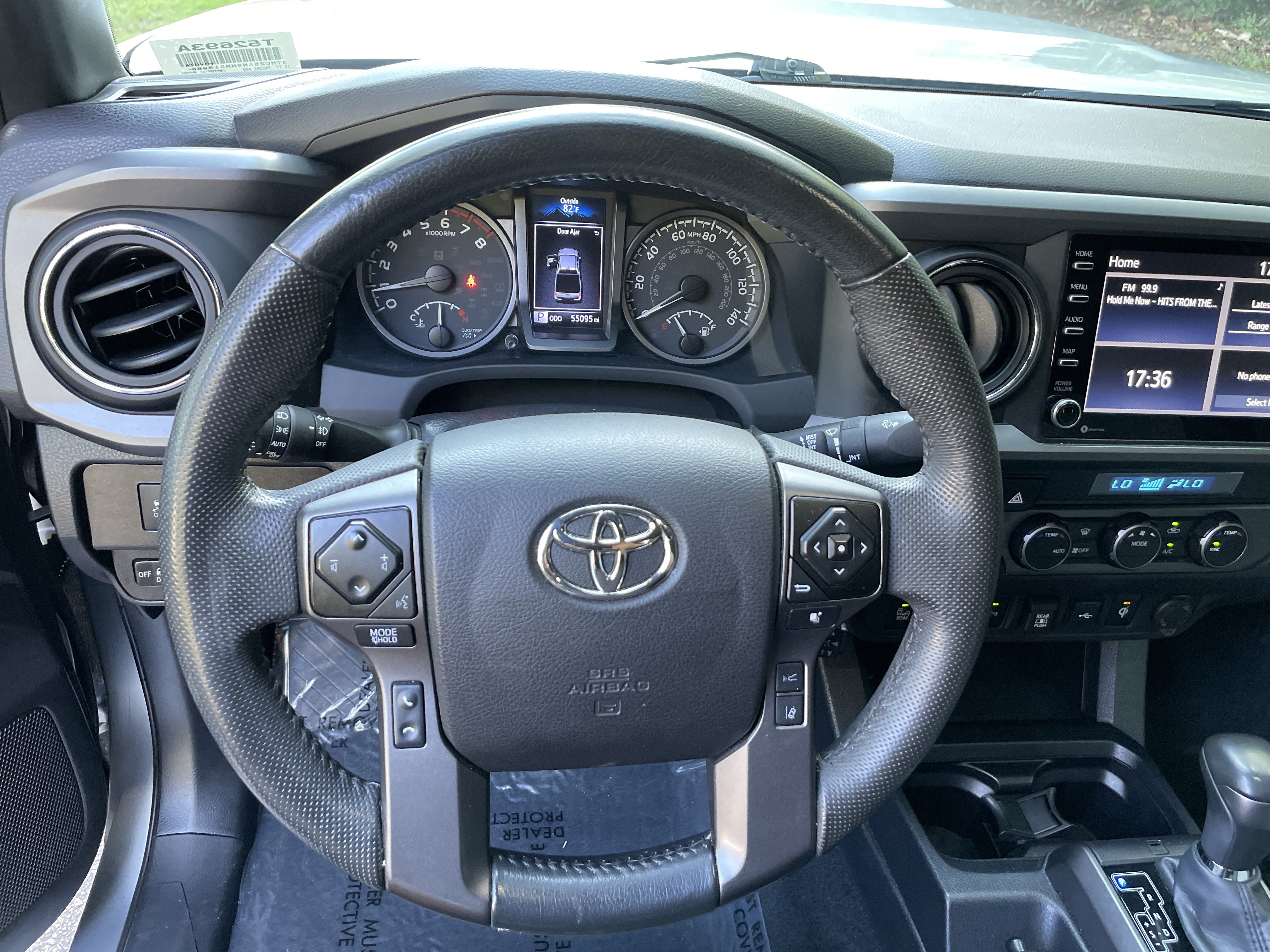 Used 2022 Toyota Tacoma TRD Sport w/ Technology Package AWD/4WD image 17