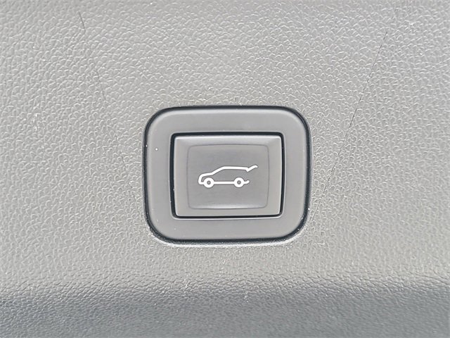 Used 2024 GMC Yukon XL SLT image 35