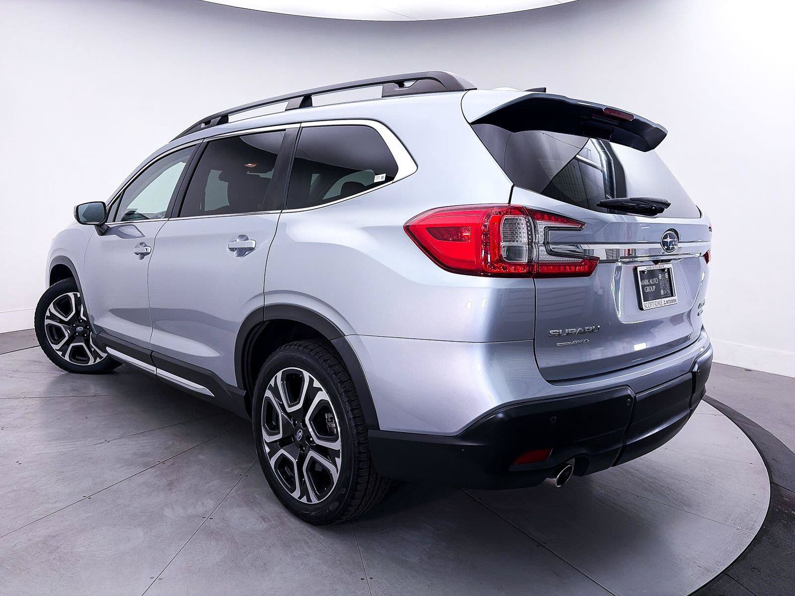 Used 2023 Subaru Ascent Limited AWD/4WD image 2
