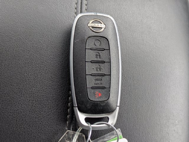 Used 2025 Nissan Pathfinder SL AWD/4WD image 34