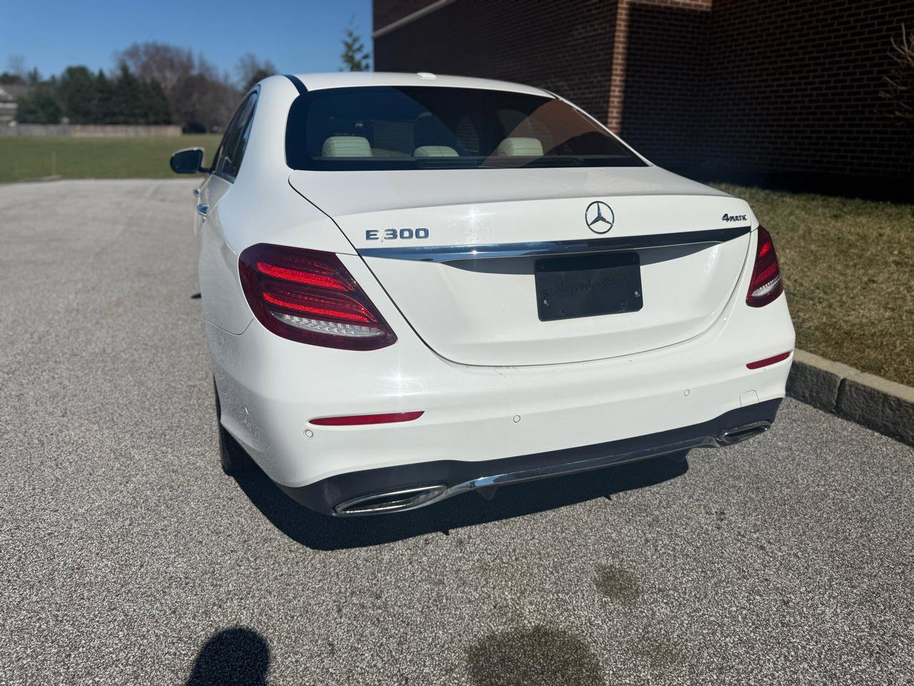Used 2017 Mercedes-Benz E 300 4MATIC image 13