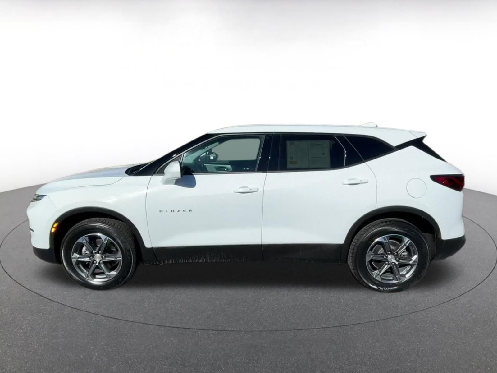 Used 2025 Chevrolet Blazer LT image 9