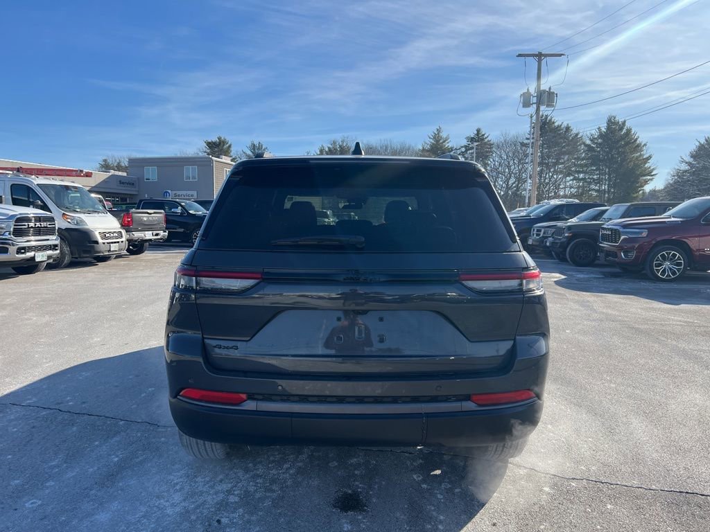 New 2026 Jeep Grand Cherokee Laredo image 6