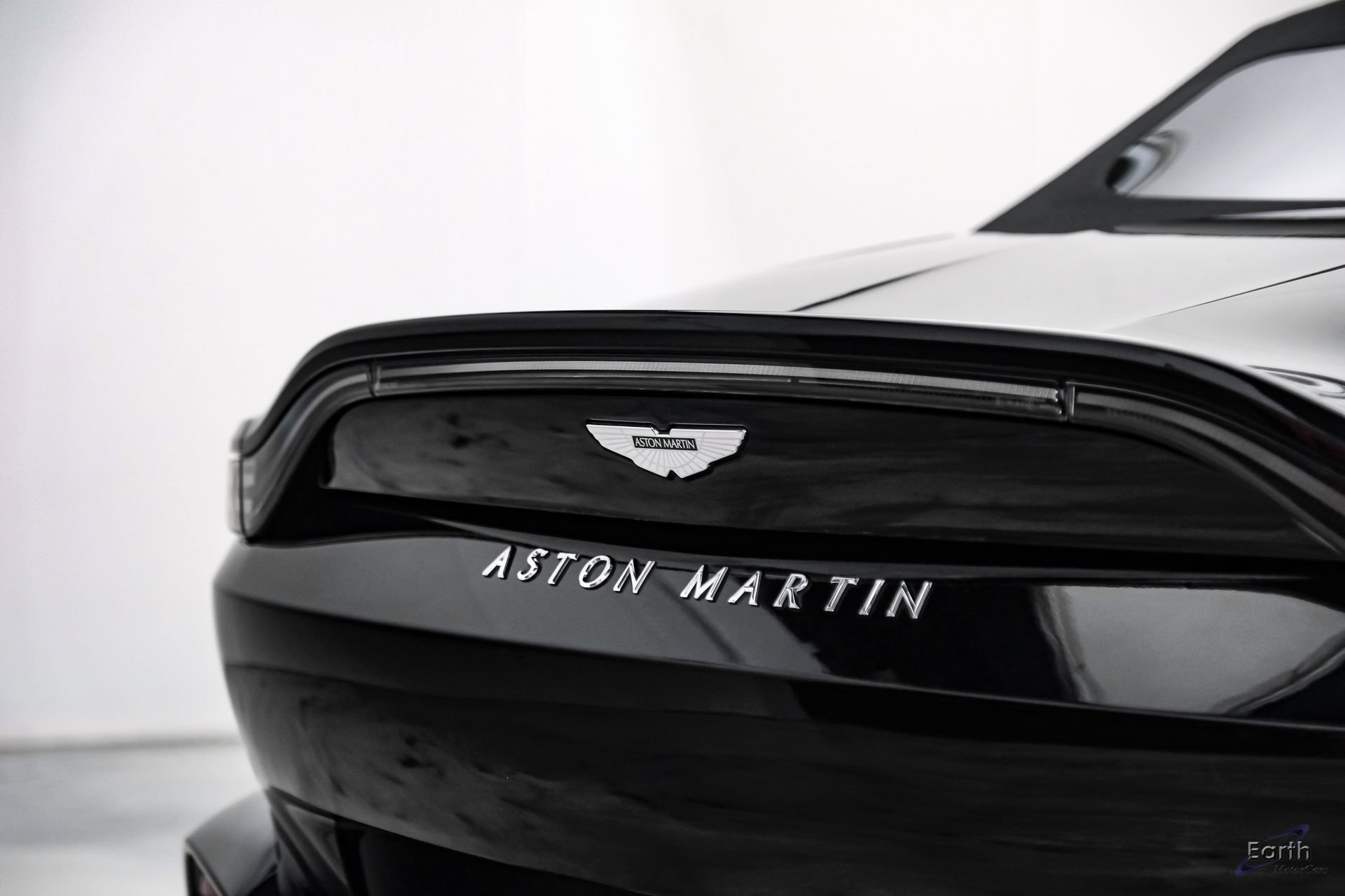 Used 2022 Aston Martin V8 Vantage Roadster RWD image 20