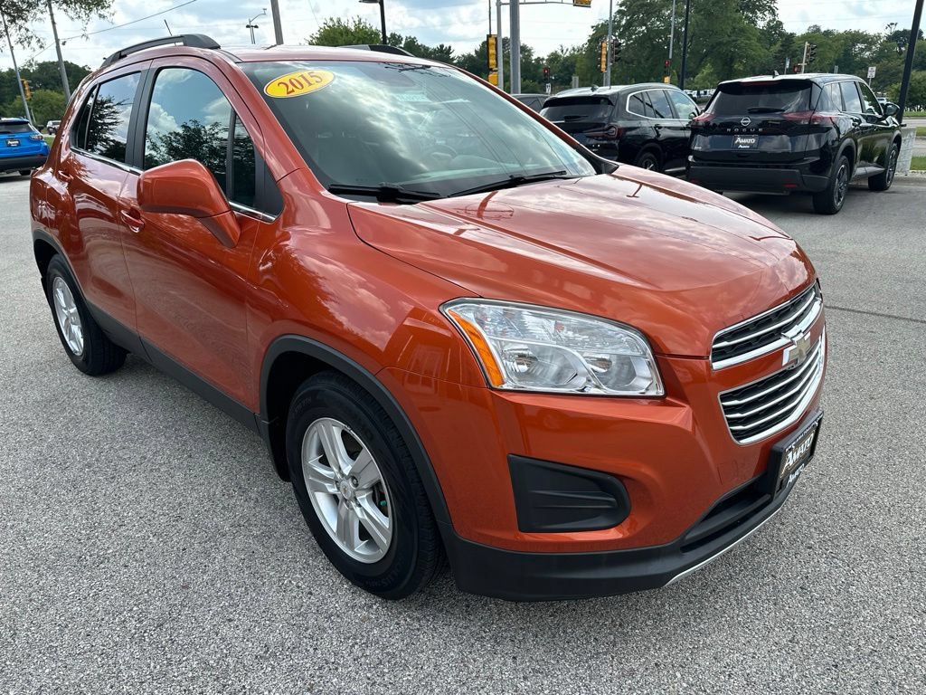 Used 2015 Chevrolet Trax LT w/ LT Sun and Sound Package FWD image 4